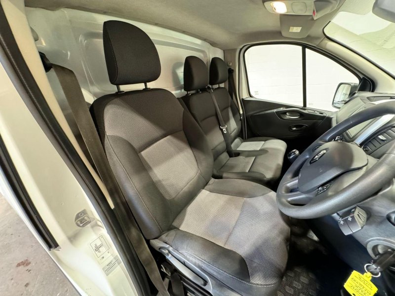 RENAULT TRAFIC