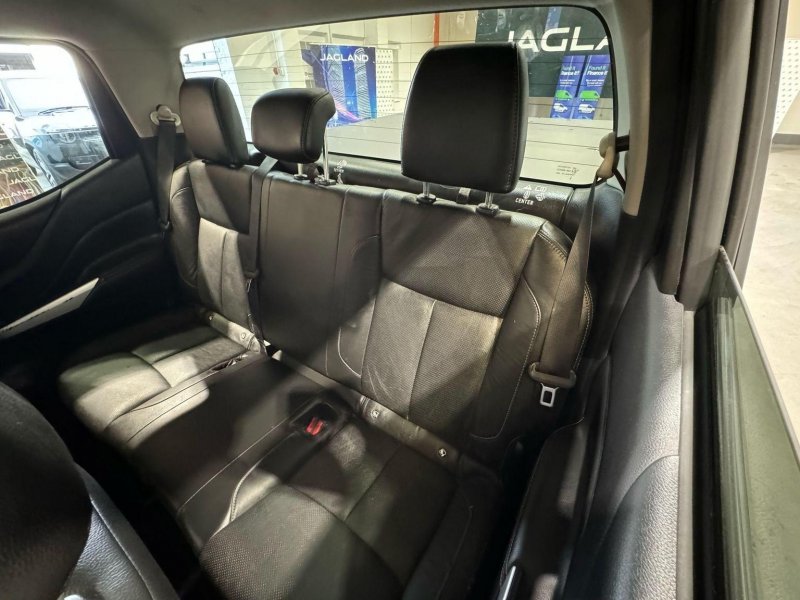 NISSAN NAVARA