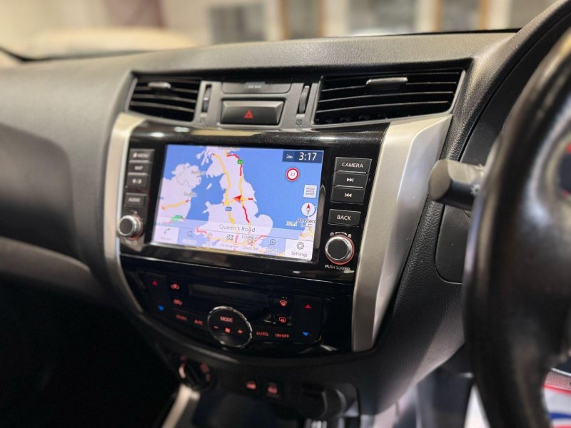 NISSAN NAVARA
