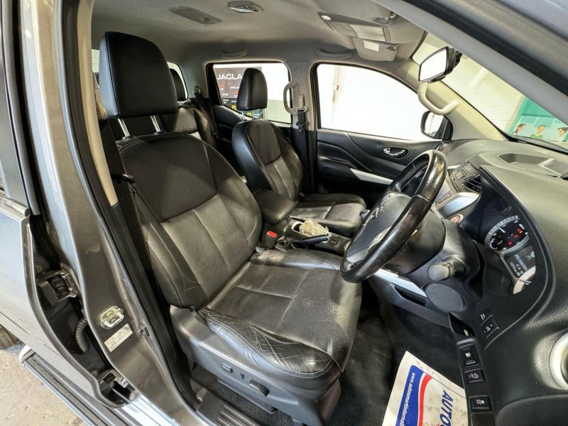 NISSAN NAVARA
