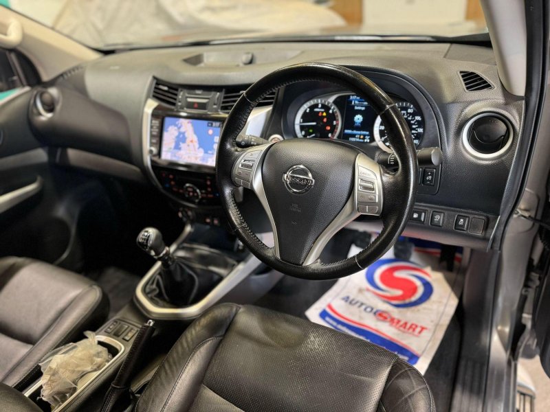 NISSAN NAVARA