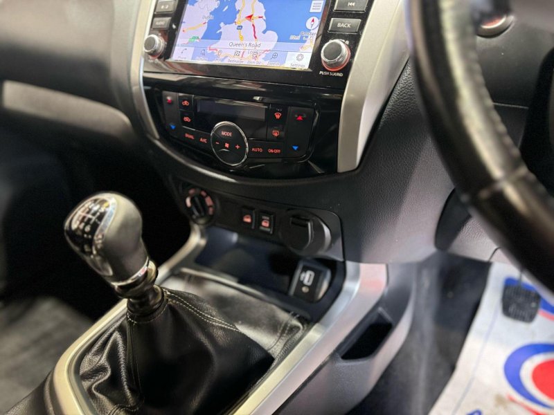 NISSAN NAVARA