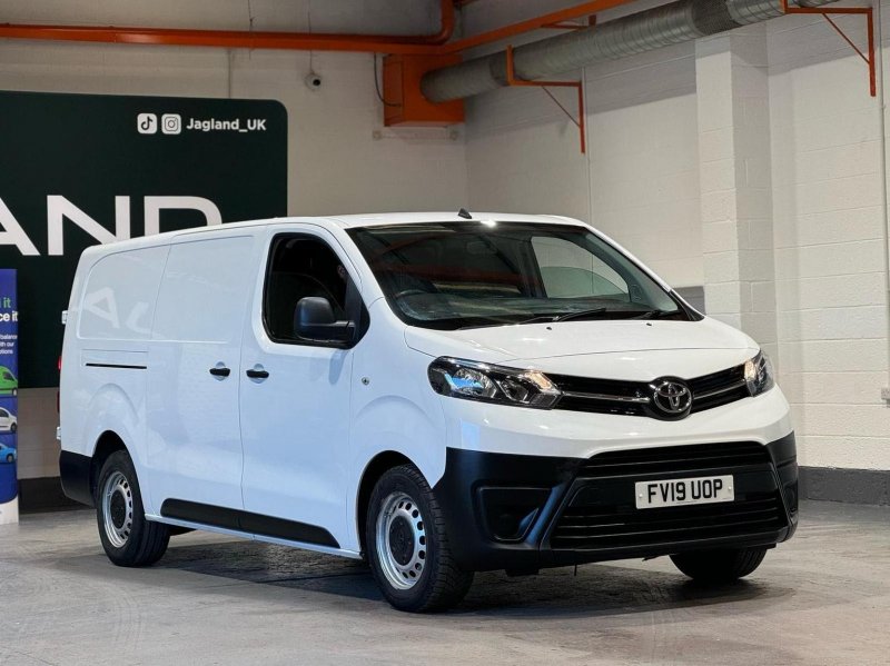 TOYOTA PROACE