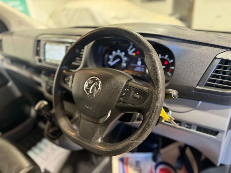 VAUXHALL VIVARO