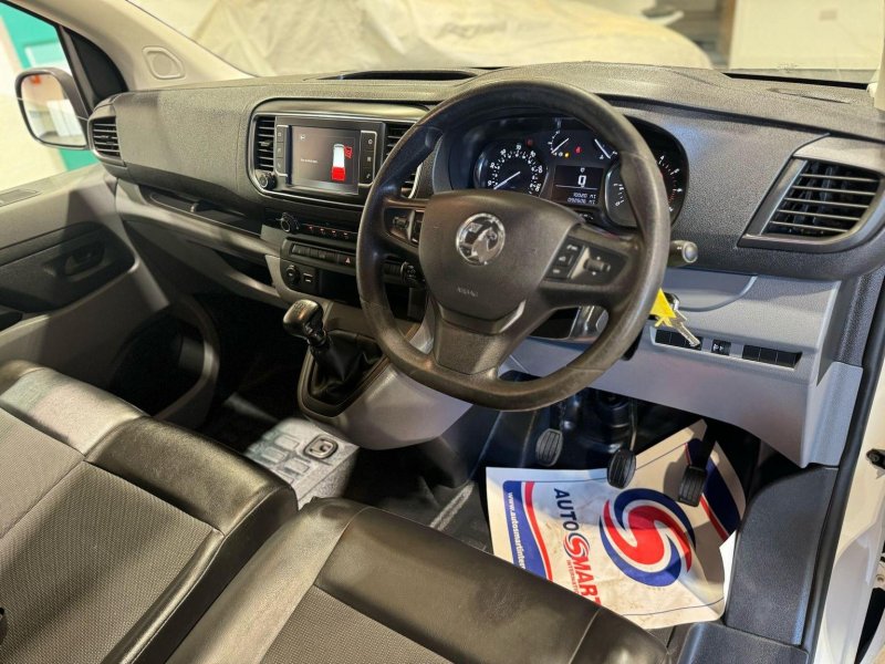 VAUXHALL VIVARO