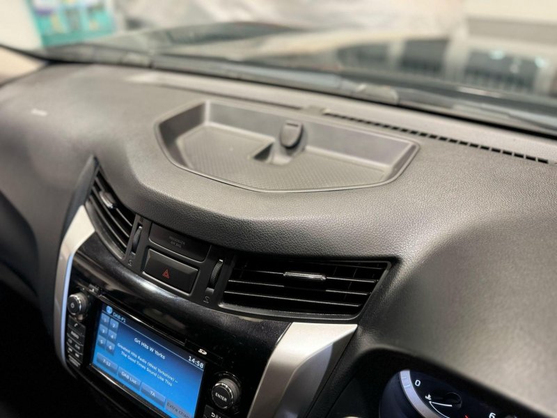 NISSAN NAVARA