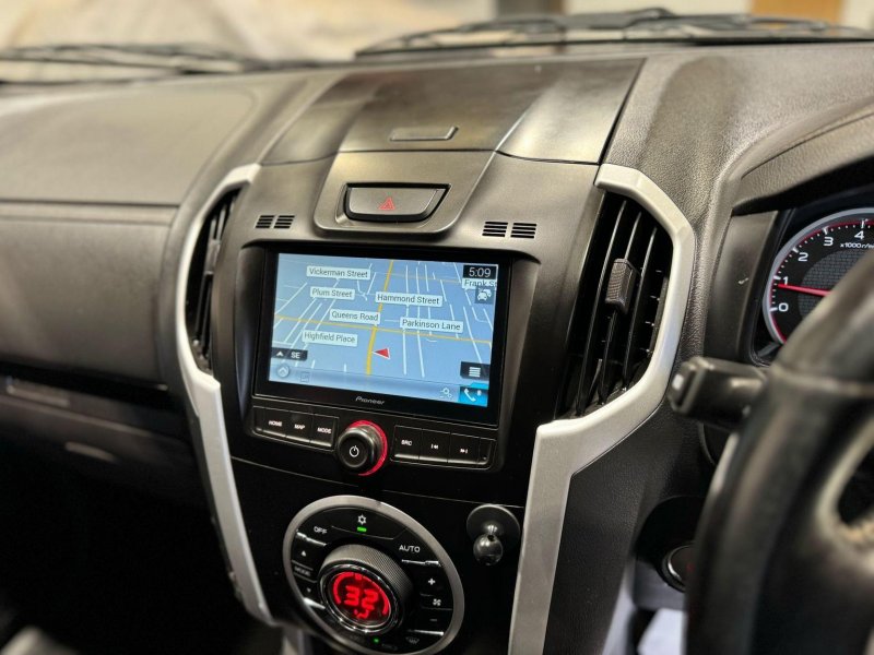 ISUZU D-MAX