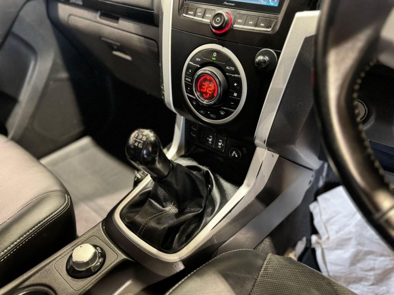 ISUZU D-MAX