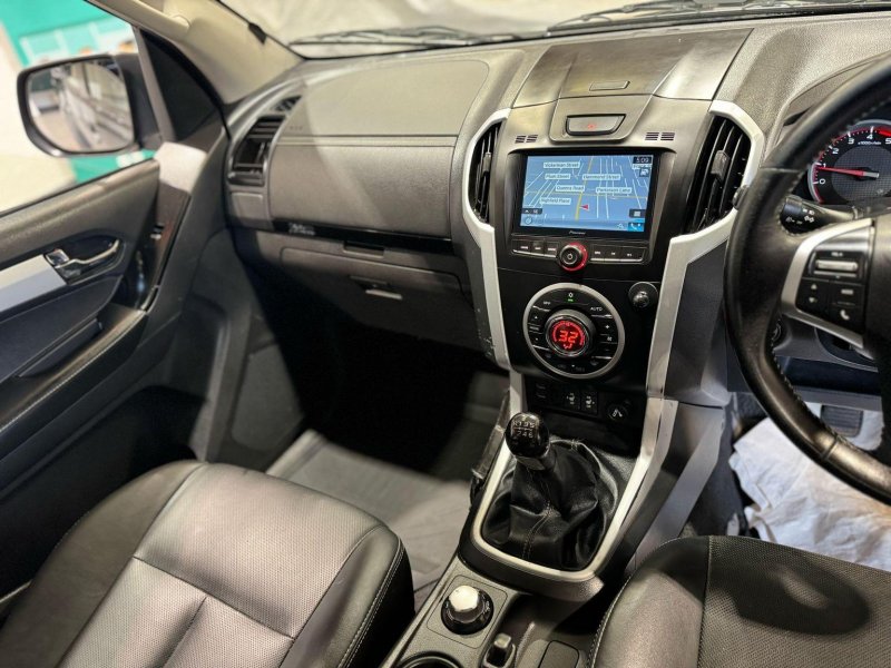 ISUZU D-MAX